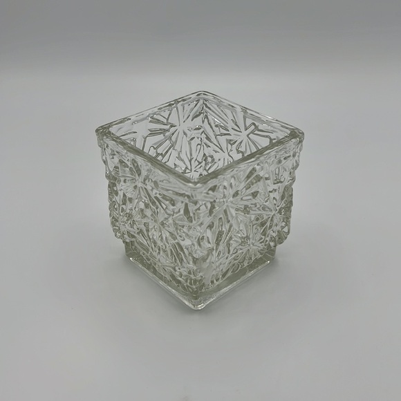 AVON CLEAR GLASS CANDLE HOLDER - Picture 1 of 7